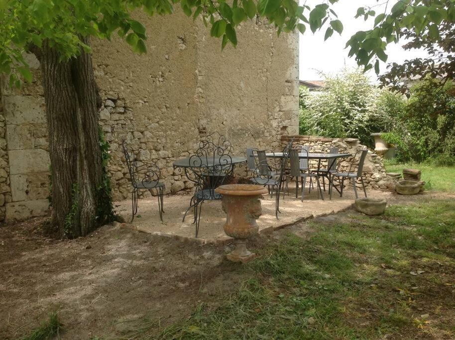 Ancien Presbytere Au Coeur Du Village Mauvezin  Ngoại thất bức ảnh