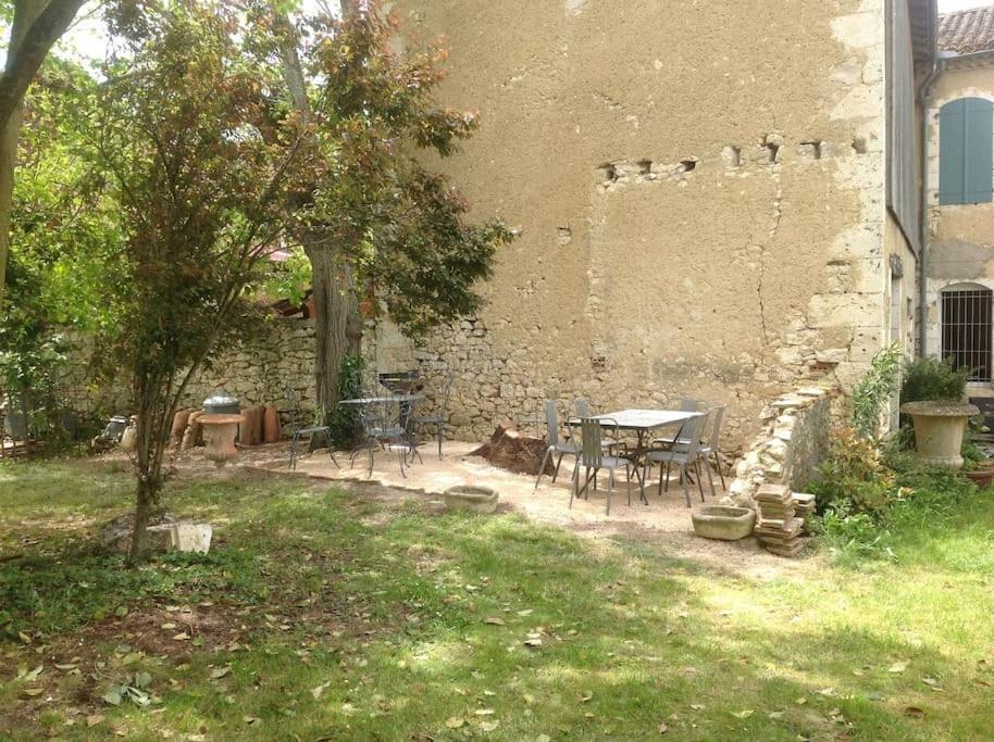 Ancien Presbytere Au Coeur Du Village Mauvezin  Ngoại thất bức ảnh