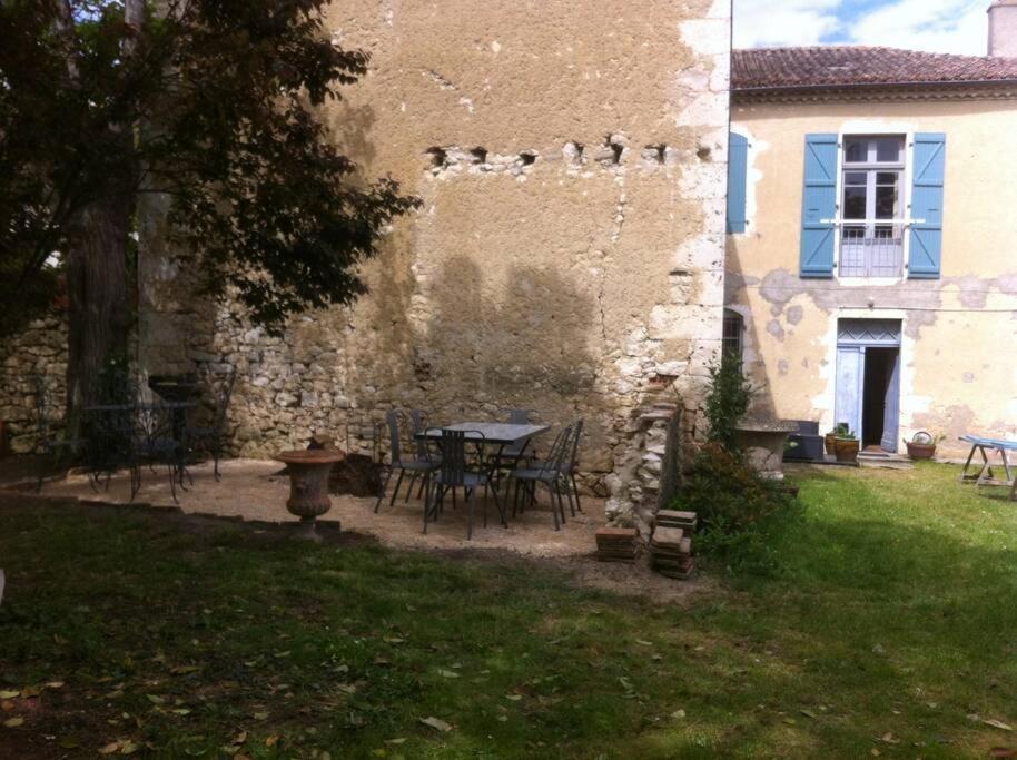 Ancien Presbytere Au Coeur Du Village Mauvezin  Ngoại thất bức ảnh